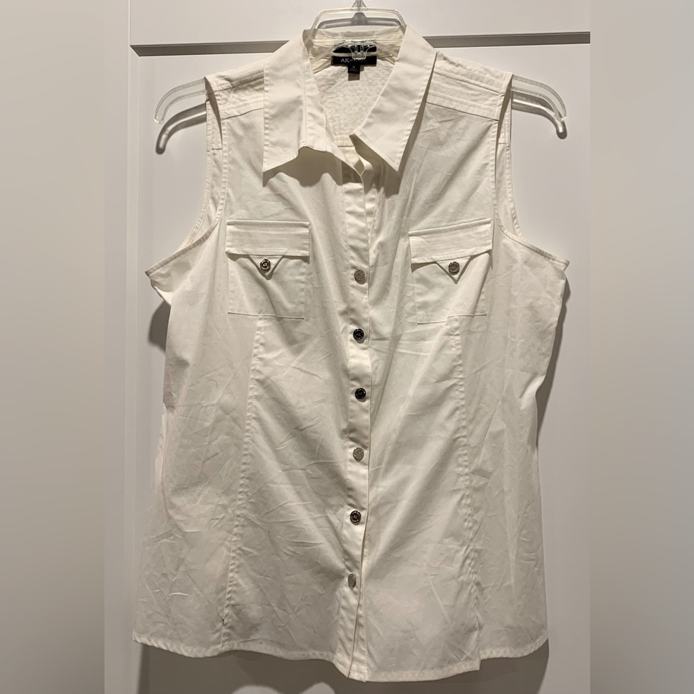 AK ANNE KLEIN White Sleeveless Button-Down with Collar
